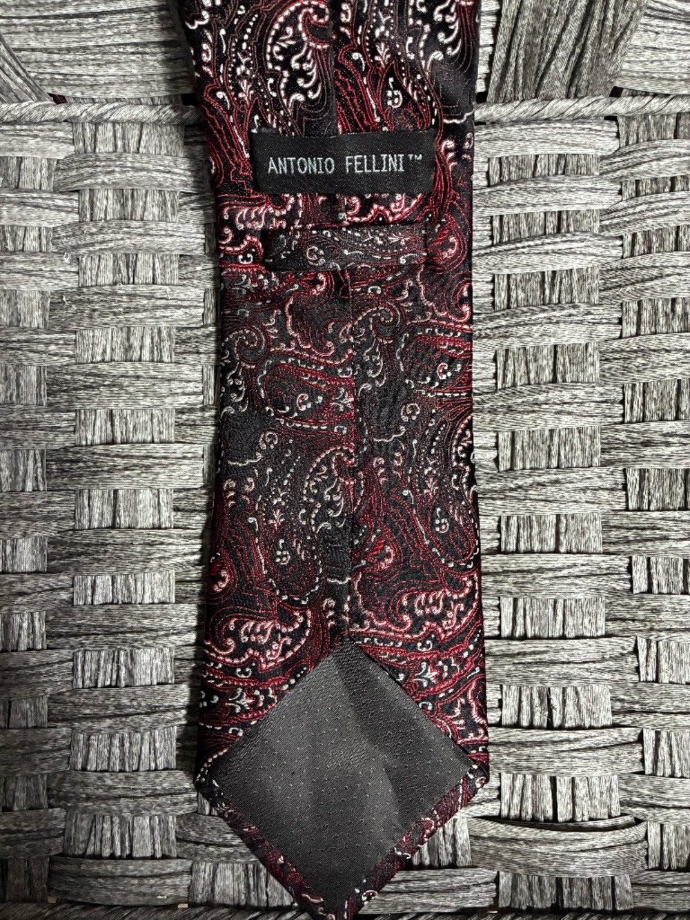 ANTONIO FELLINI MENS NECKTIE 100% SILK HAND MADE - PRE OWNED